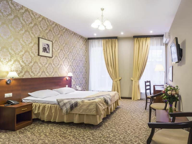 فندق سانت بطرسبرغفي  فندق أم المظهر الخارجي الصورة
